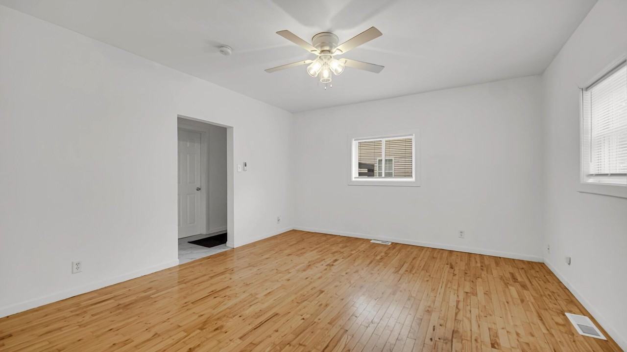 555 Locust St #1 - Photo 3 of 13