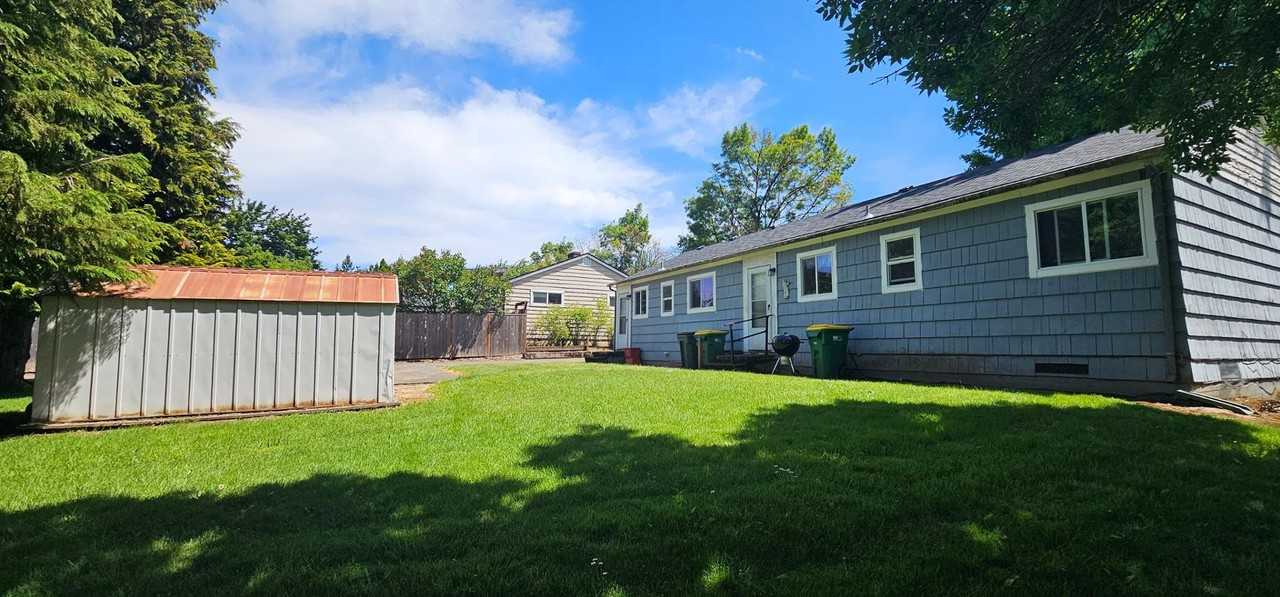 1515 23rd Ave - Photo 4 of 15
