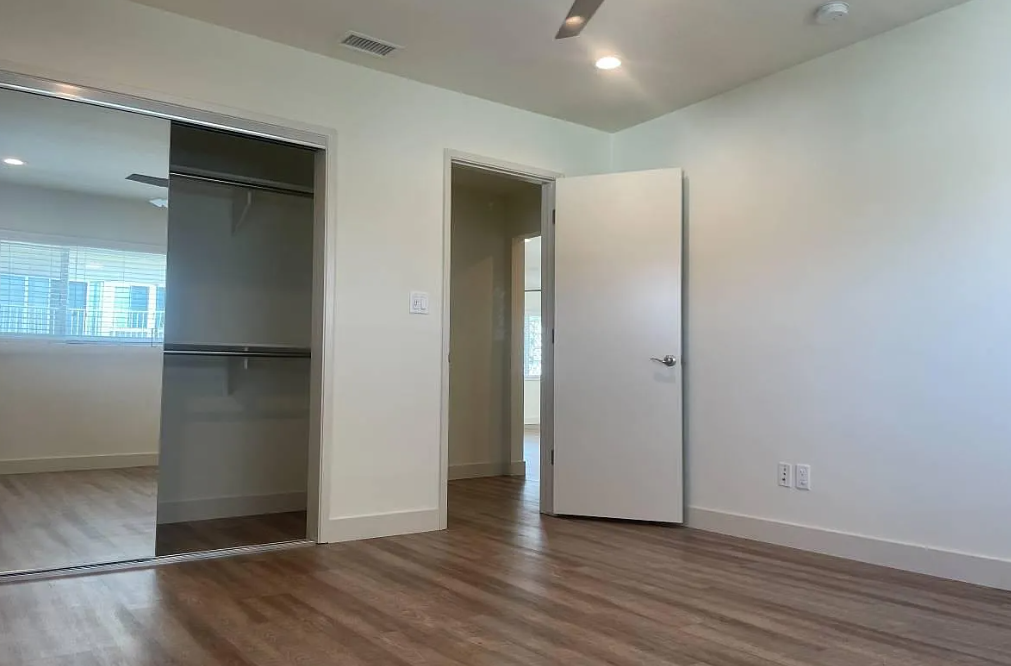 3952 1/2 Georgia Street #1 - Photo 6 of 13