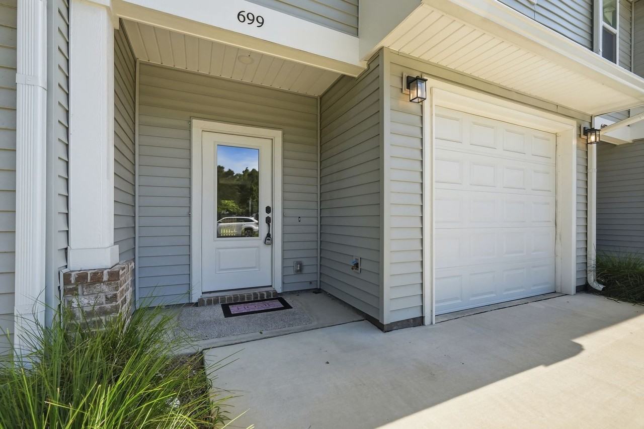 699 Woodlawn Ave Nw - Photo 2 of 47