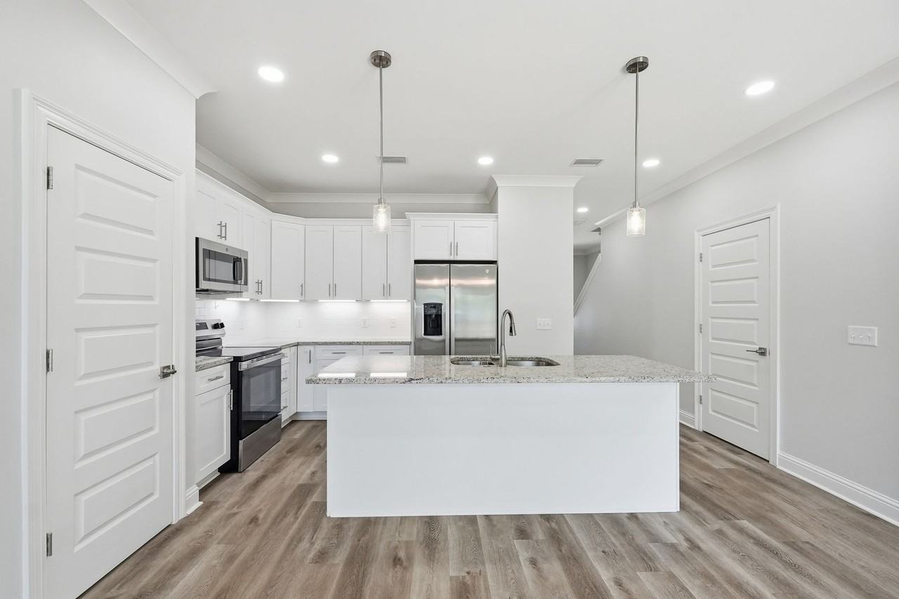 699 Woodlawn Ave Nw - Photo 5 of 47