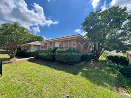 featured image of 1104 Curtis Dr