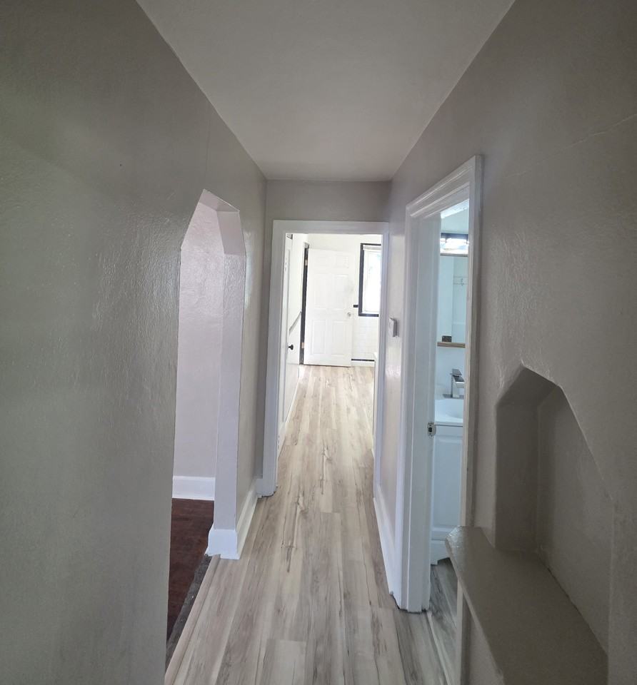 5411 Fletcher St - Photo 7 of 10