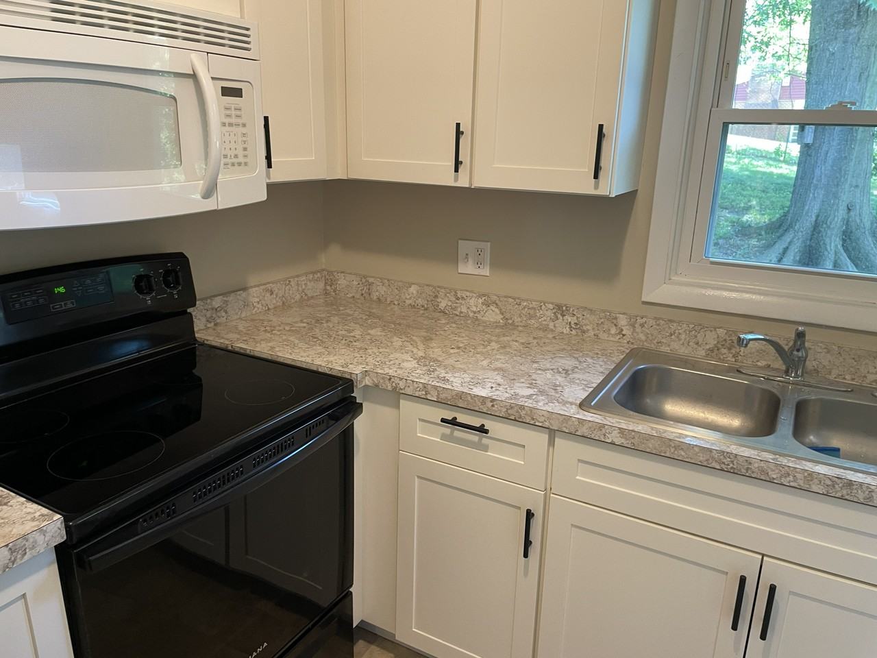 550 Old Orchard Ln - Photo 2 of 16
