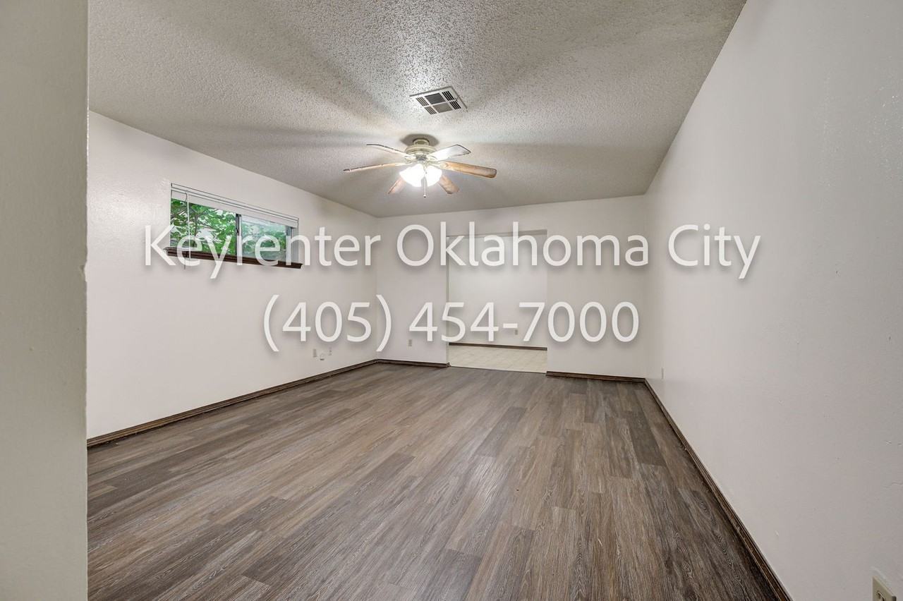 920 Sw 97th St - Photo 5 of 27