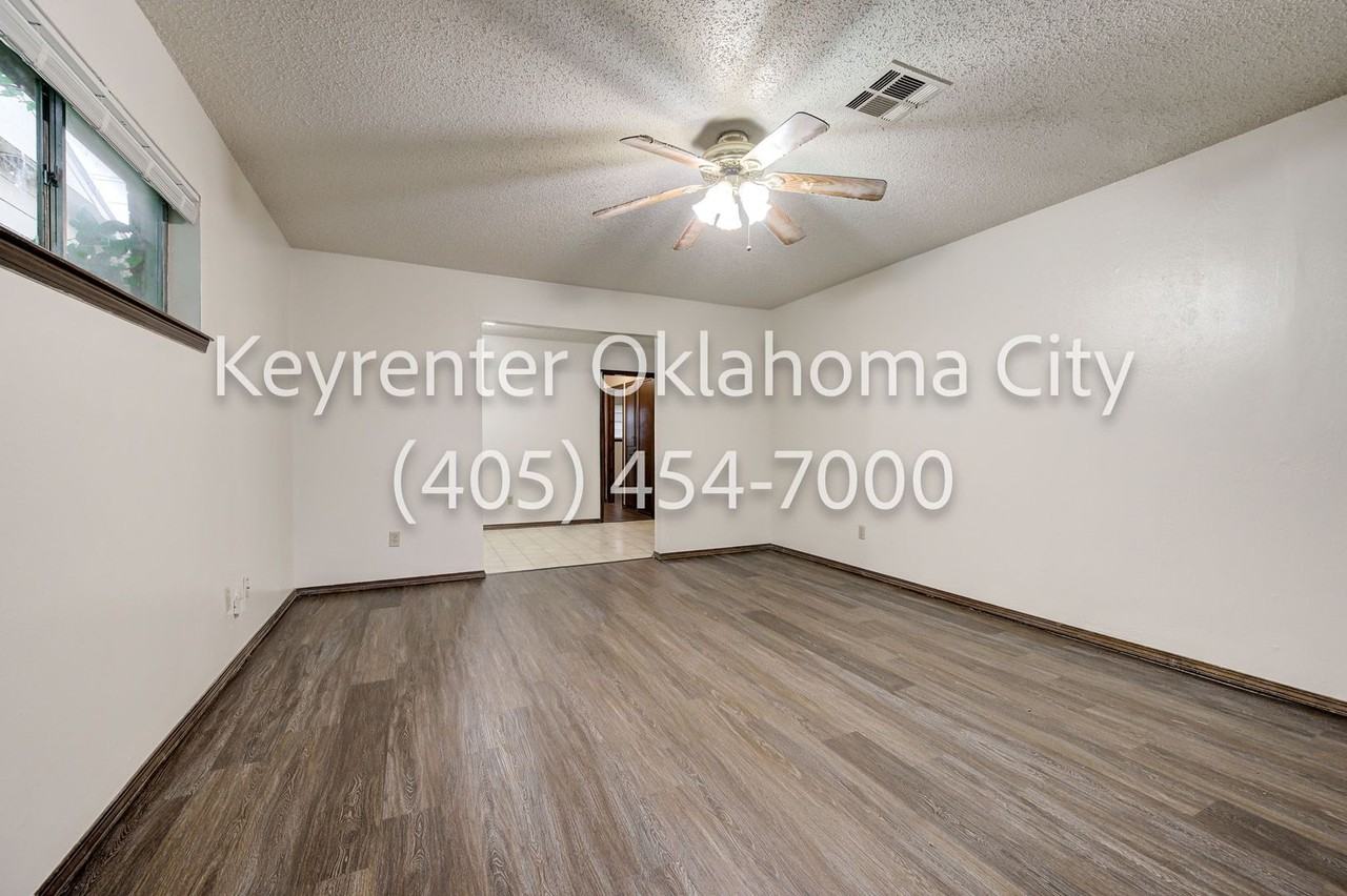 920 Sw 97th St - Photo 7 of 27