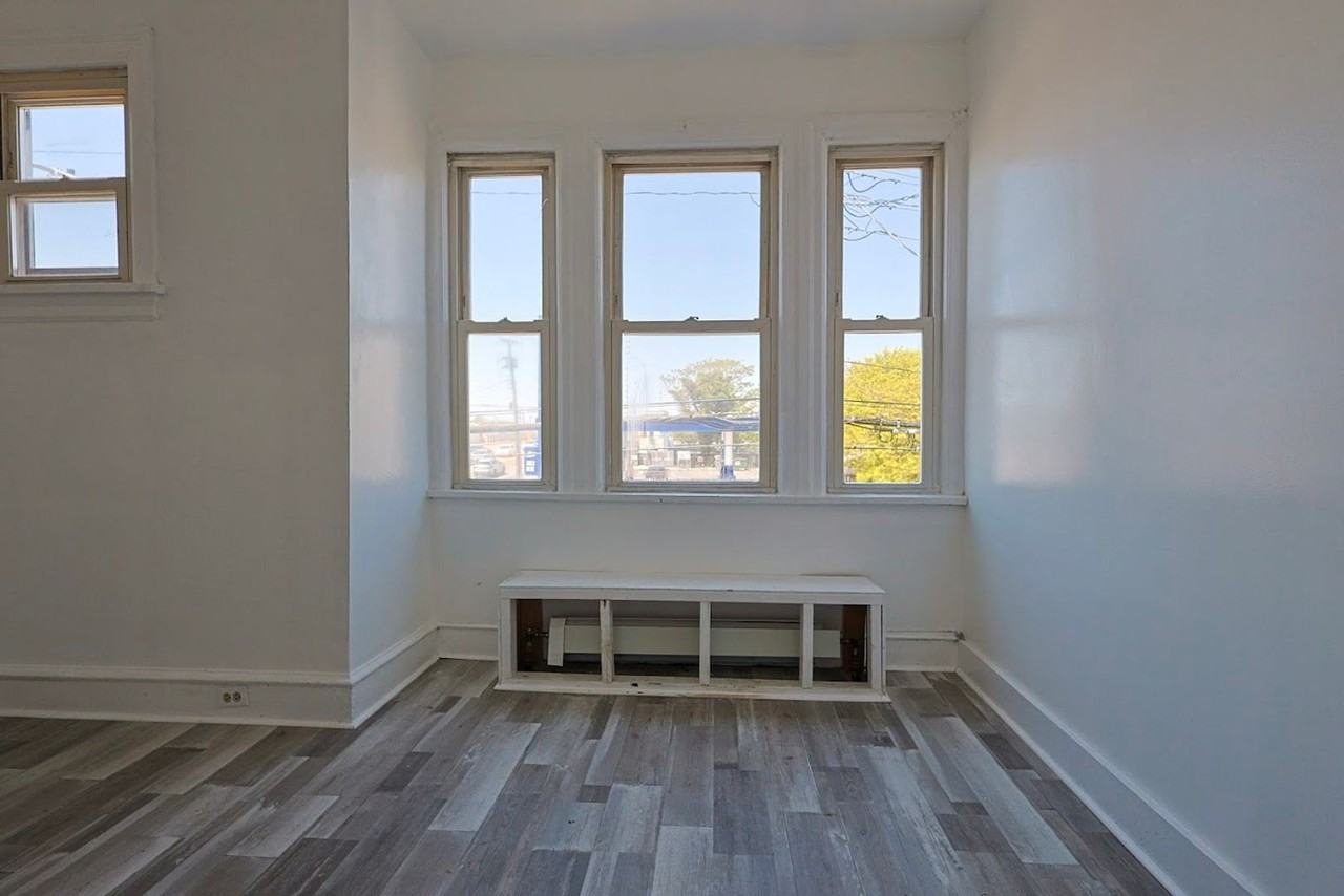 3636 Winchester Ave - Photo 4 of 16