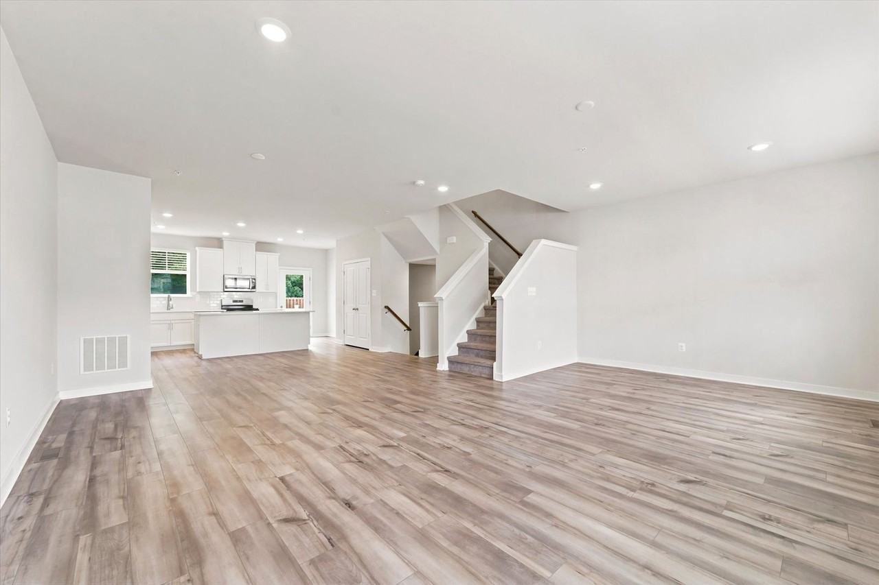 59 Four Leaf Dr - Photo 3 of 28