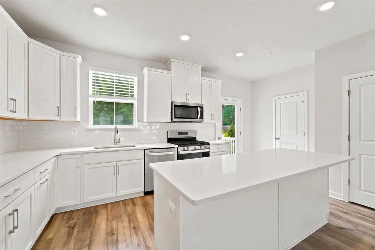 59 Four Leaf Dr - Photo 7 of 28