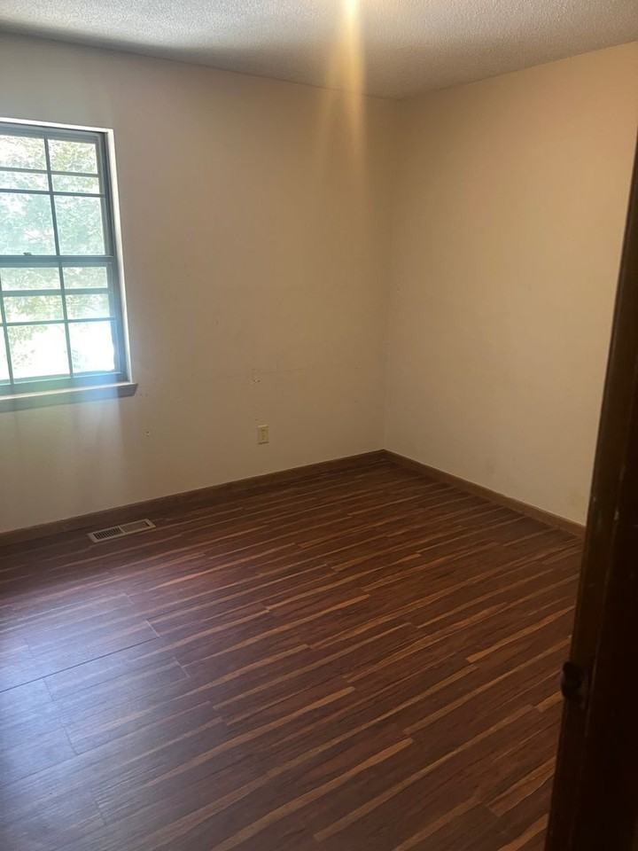 500 Se Sherri Ln - Photo 3 of 22