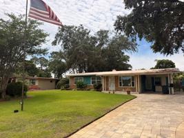 featured image of 215 Woodlawn Dr