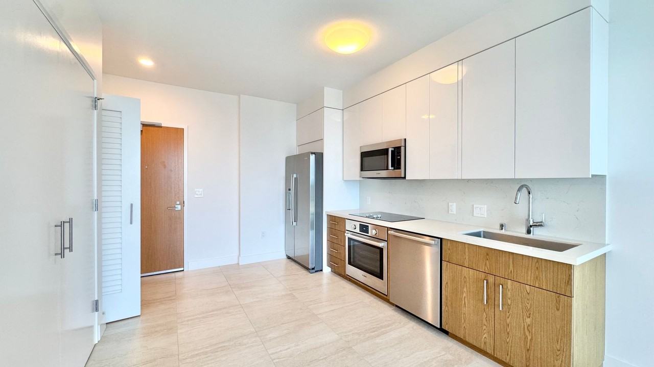629 Keeaumoku St #3803 - Photo 5 of 26