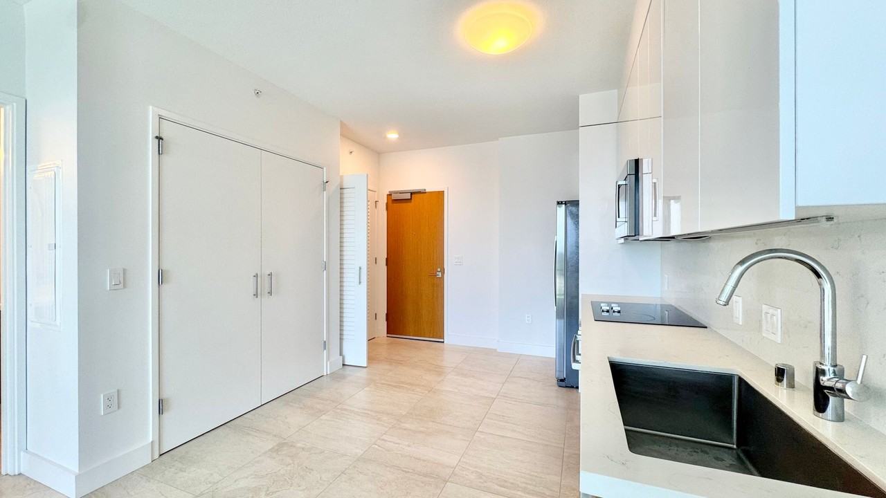 629 Keeaumoku St #3803 - Photo 6 of 26