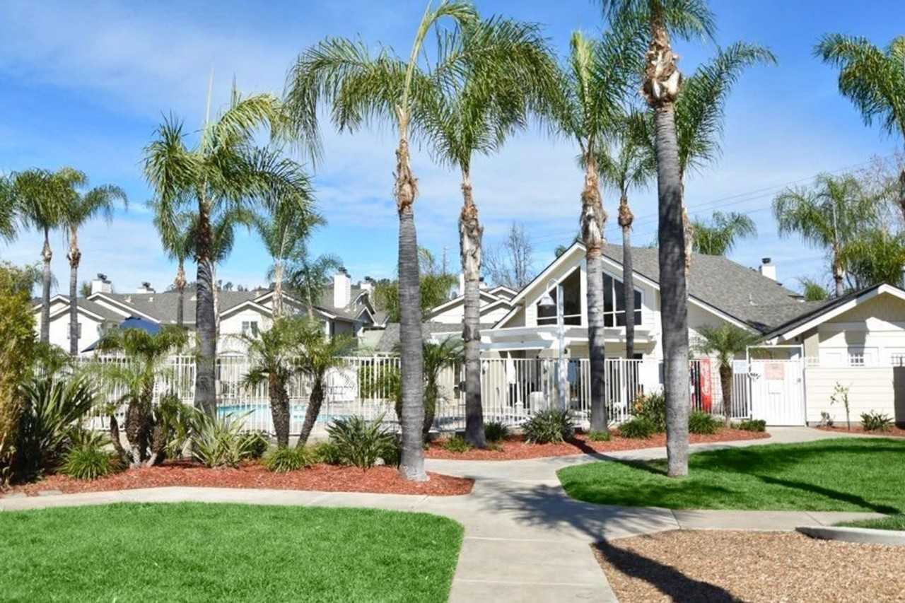 Citrus Court Apartments - Photo 4 of 23