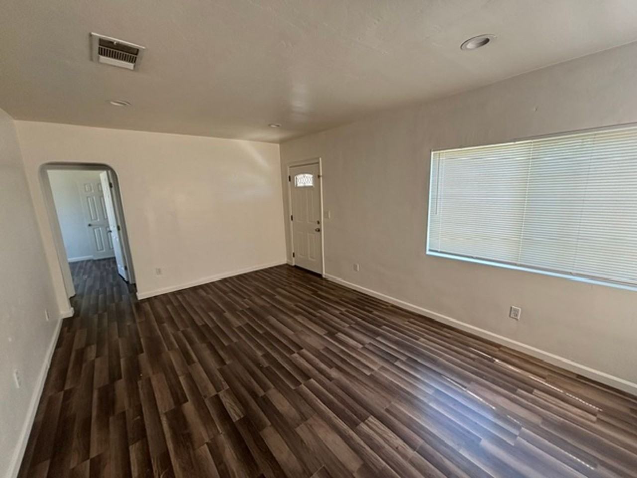 309 Lloyd St - Photo 5 of 10