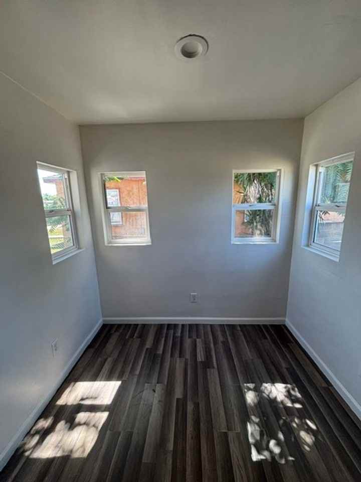309 Lloyd St - Photo 7 of 10