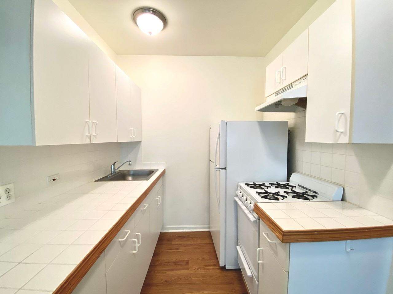 4241 N. Kenmore - Photo 4 of 10