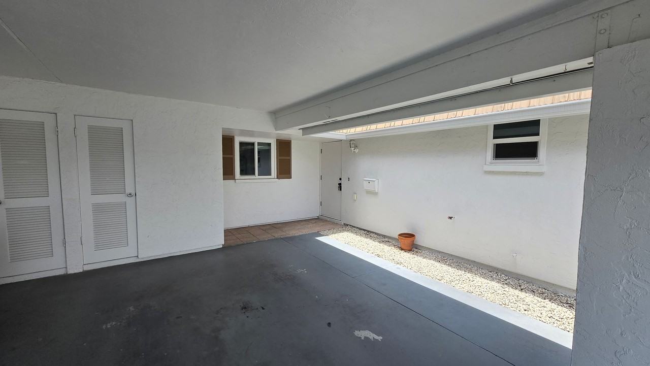 5451 Riverbluff Cir #V69 - Photo 5 of 29