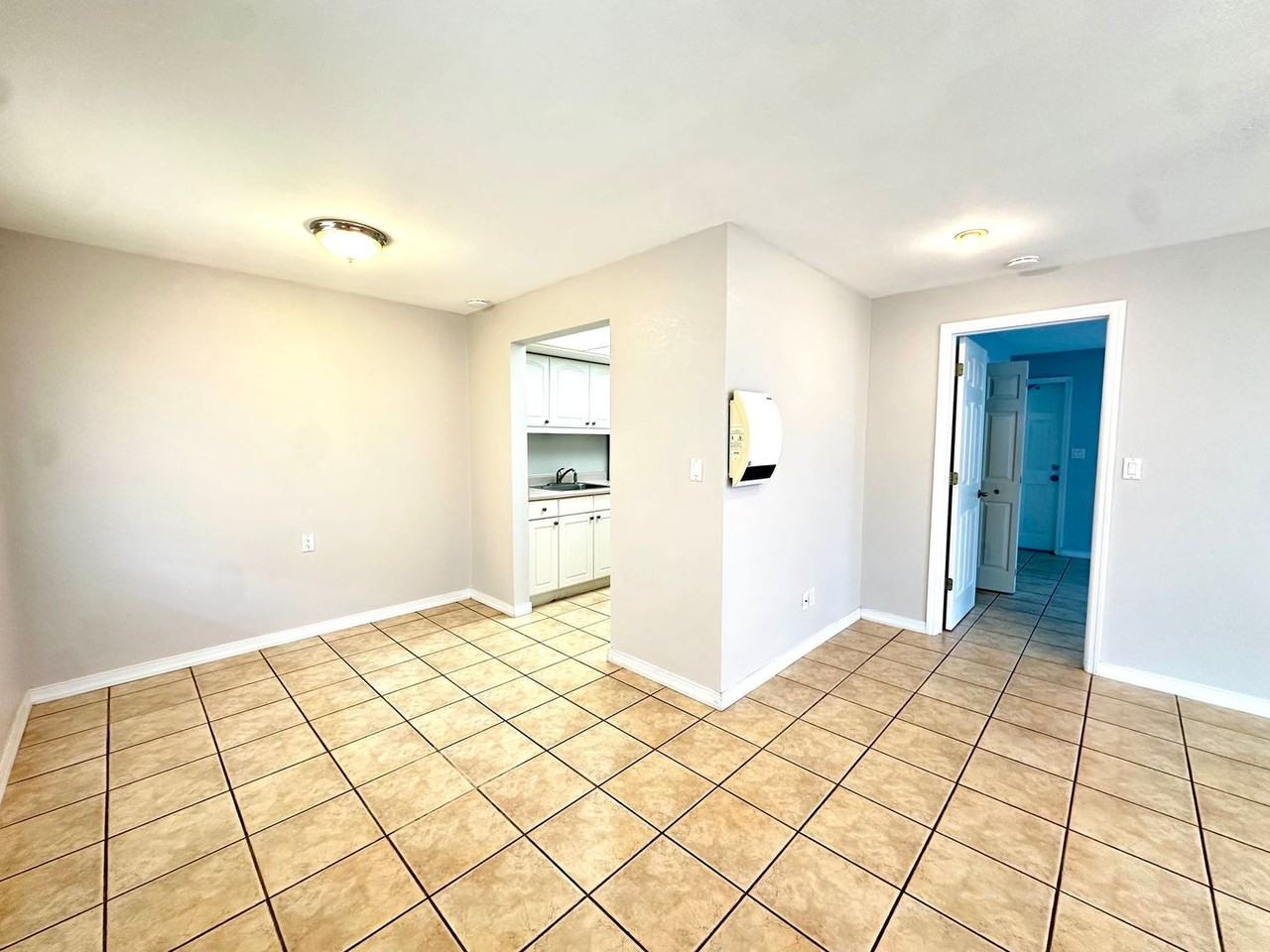 1458 Cleveland St - Photo 3 of 11