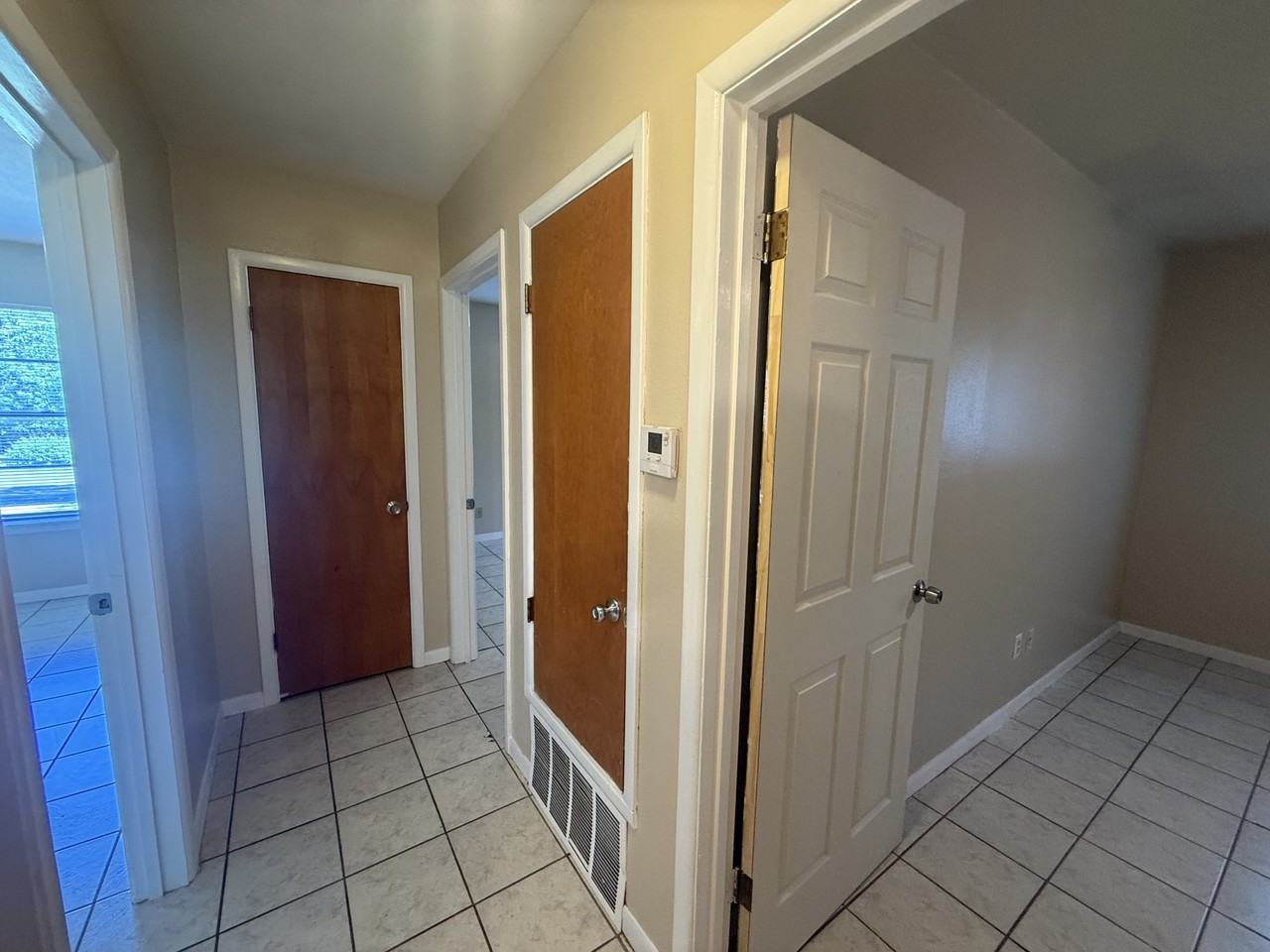 1004 Hillyer St #1004 - Photo 7 of 18