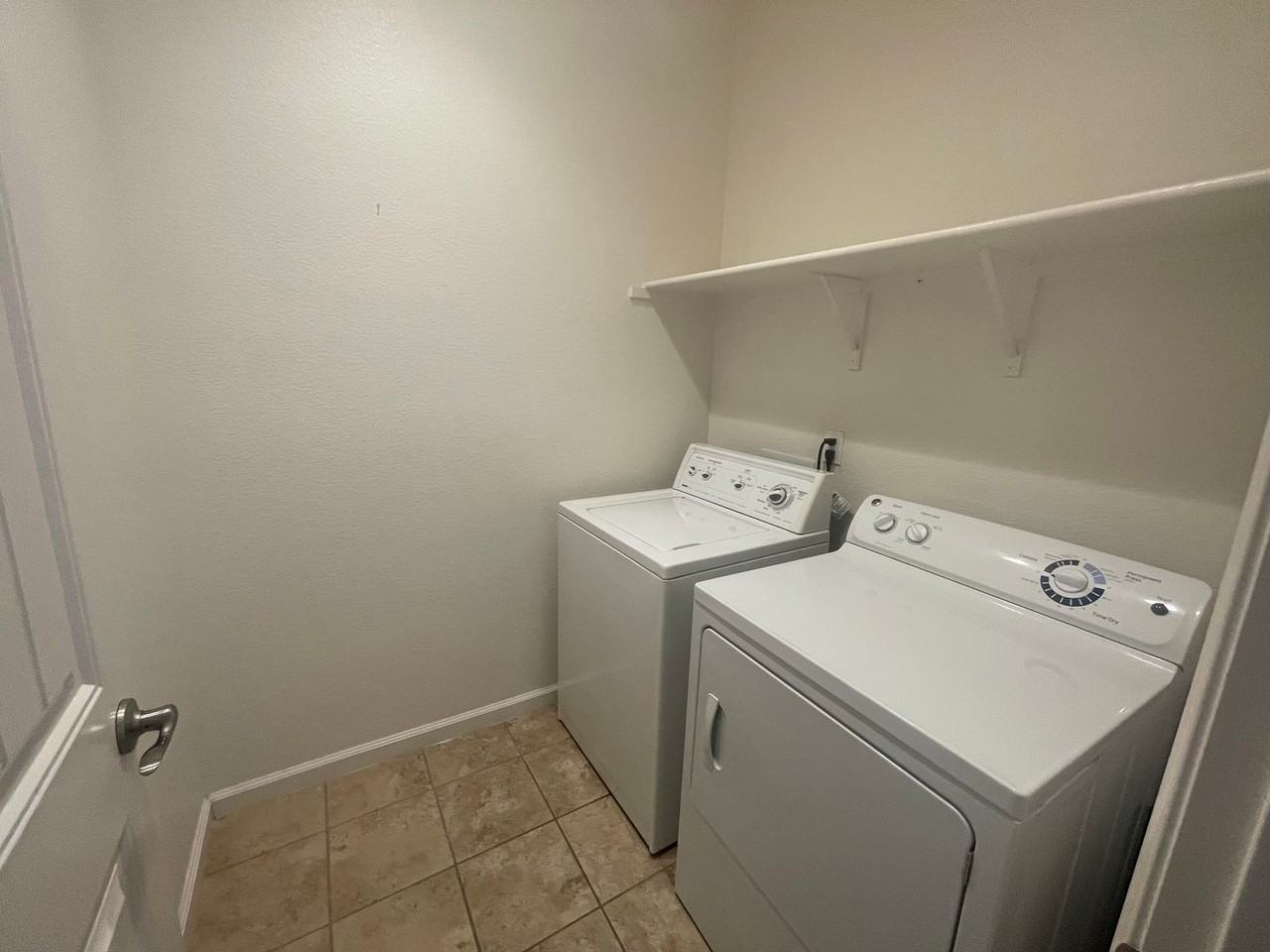 2053 Camino Real Way - Photo 7 of 18
