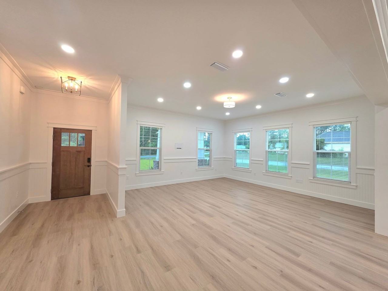 3299 Bernath Dr - Photo 4 of 24