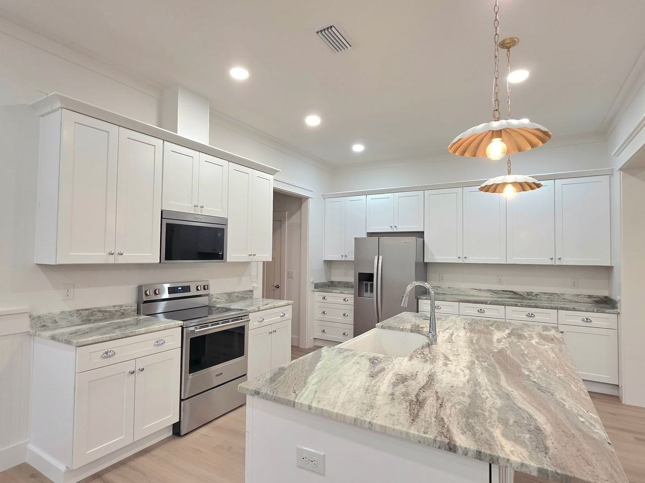 3299 Bernath Dr - Photo 6 of 24