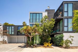 featured image of 3045 Broadway
