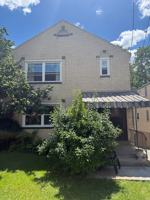 featured image of 2121 Pioneer Ave