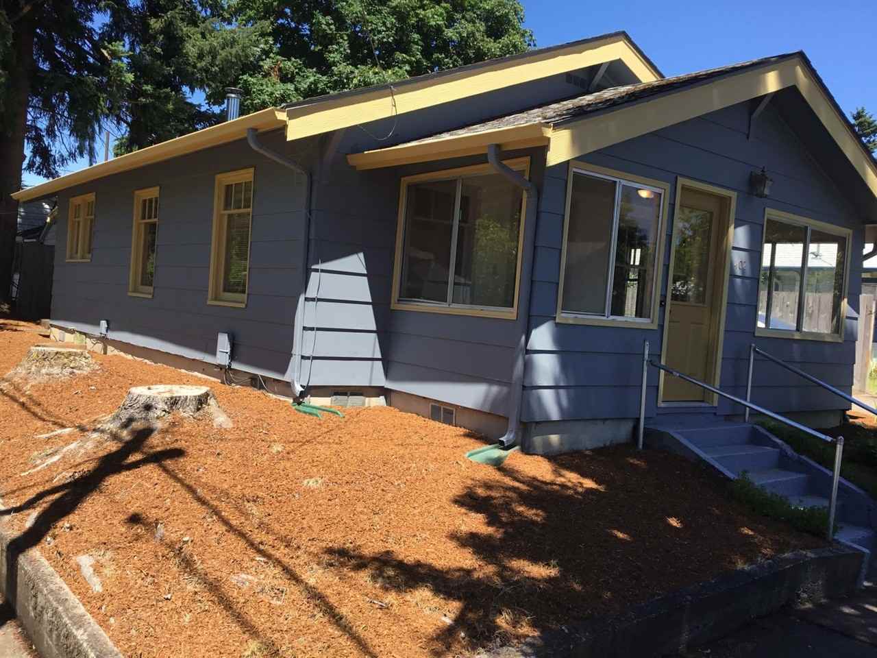 402 G St - Photo 2 of 18