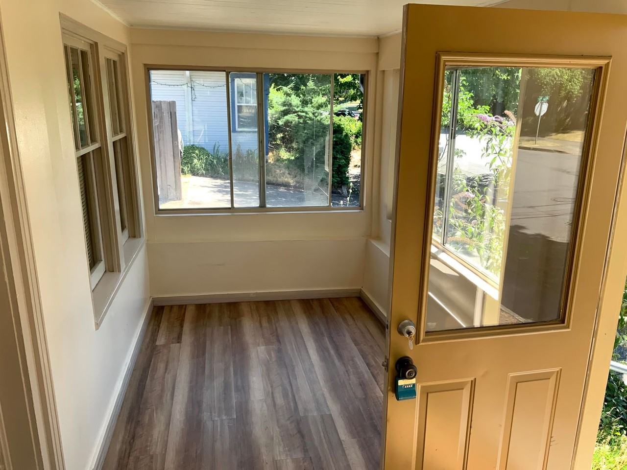 402 G St - Photo 5 of 18