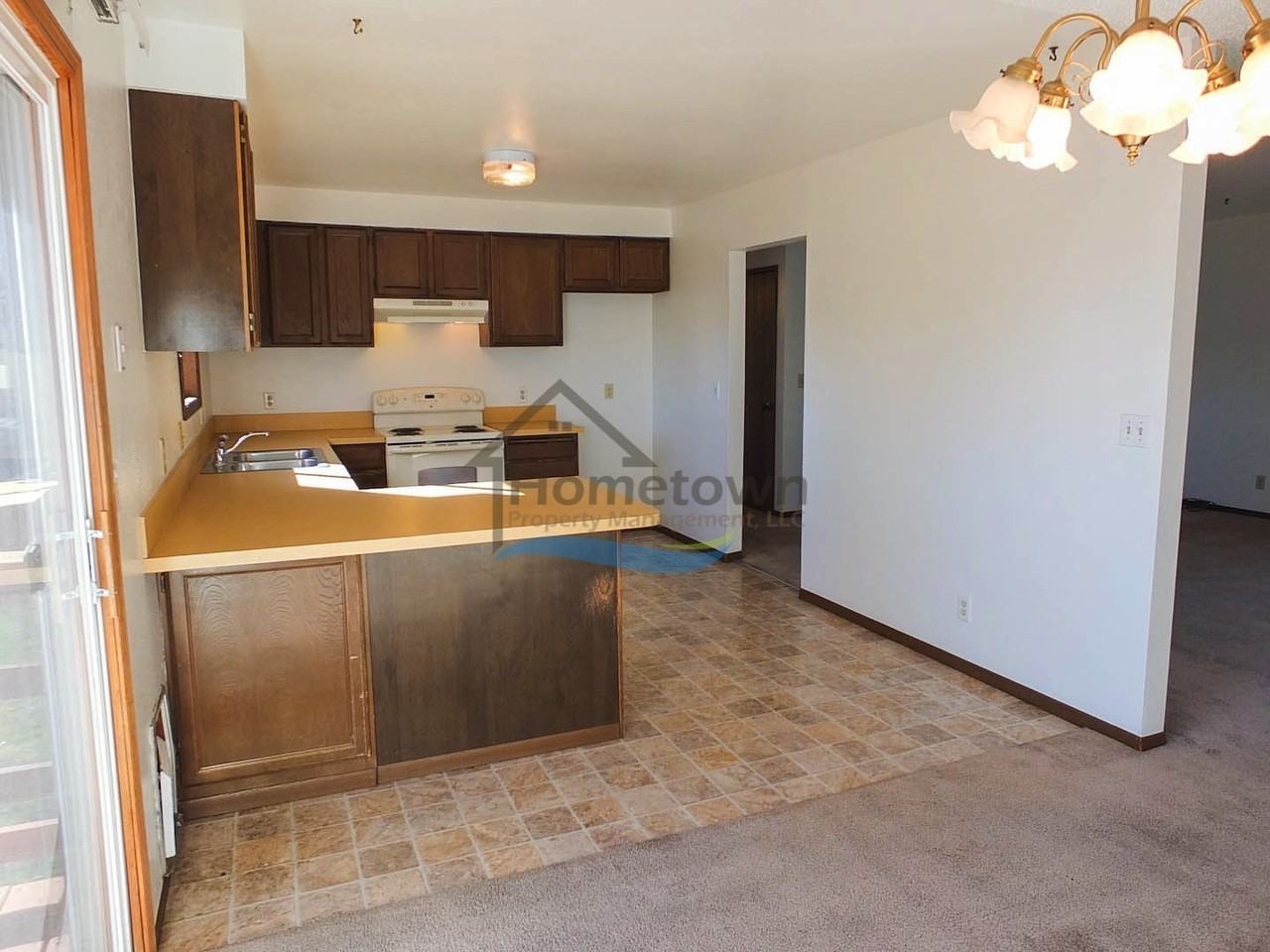4424 Redding Rd - Photo 6 of 35