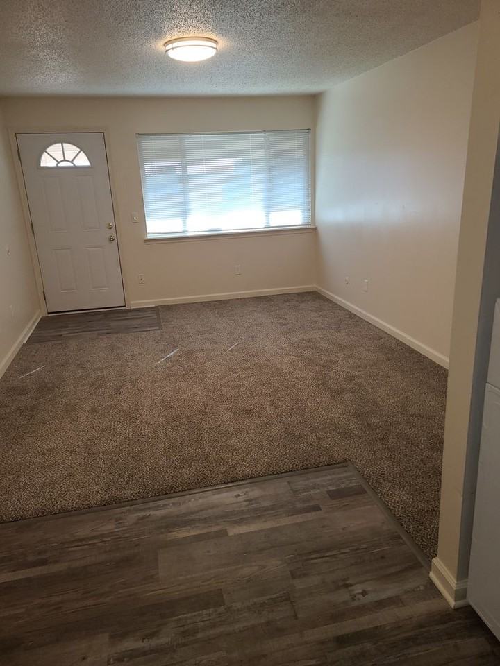 Woodlawn Park Apartments - Photo 3 of 14