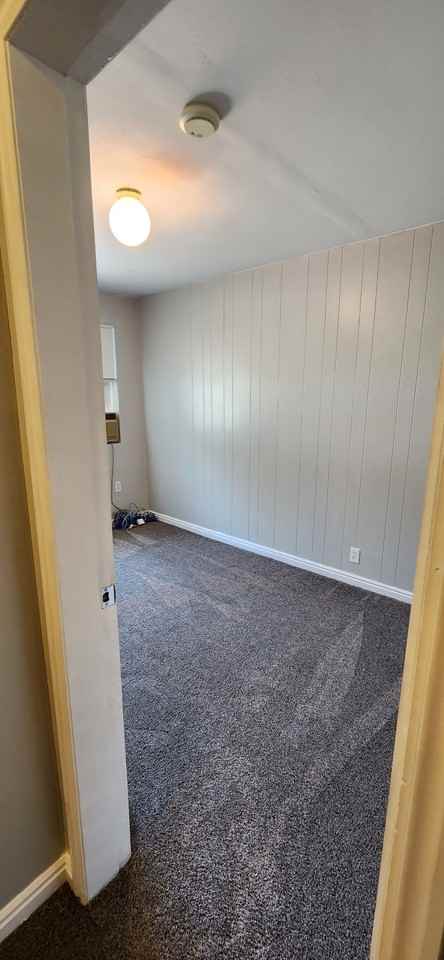 585 Southwest #UP - Photo 2 of 21