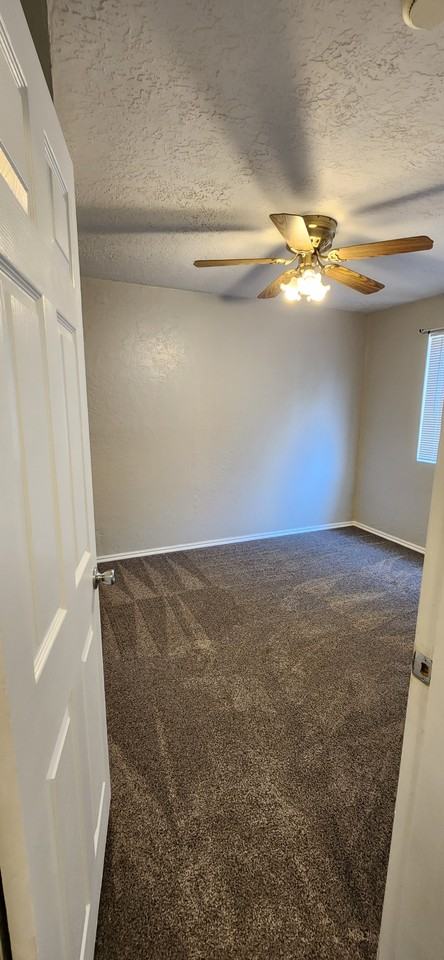 585 Southwest #UP - Photo 5 of 21