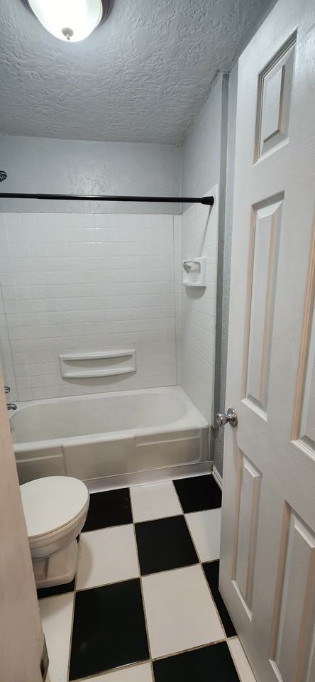 585 Southwest #UP - Photo 6 of 21