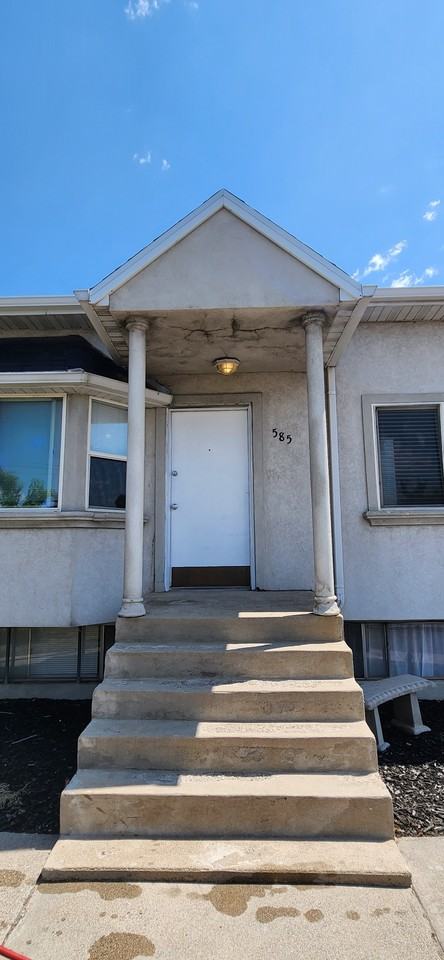 585 Southwest #UP - Photo 6 of 21