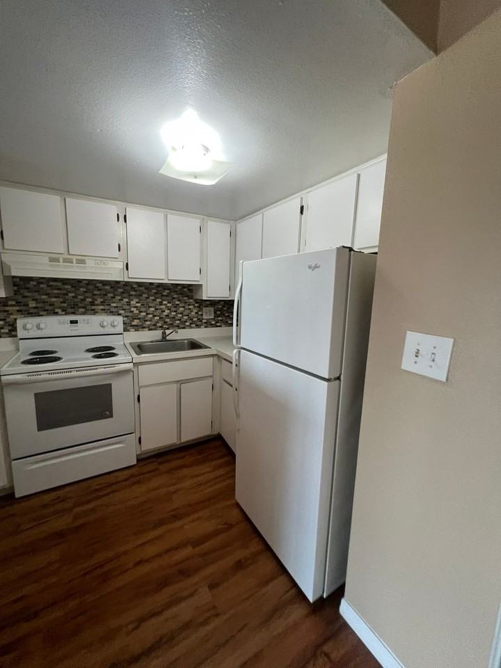618 Orange Dr #212 - Photo 4 of 22