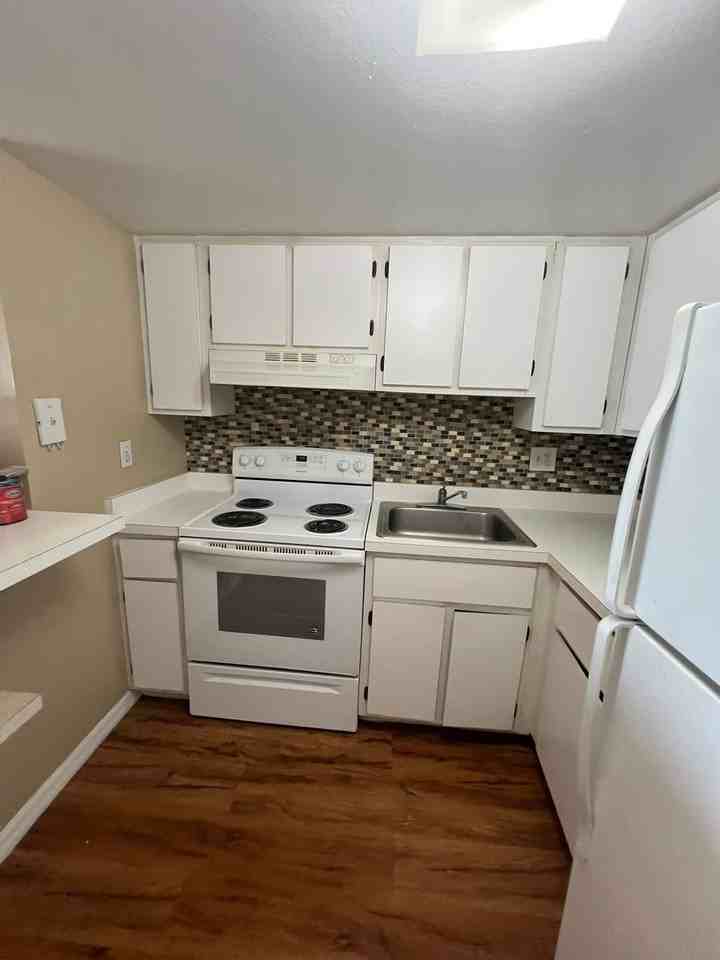 618 Orange Dr #212 - Photo 5 of 22