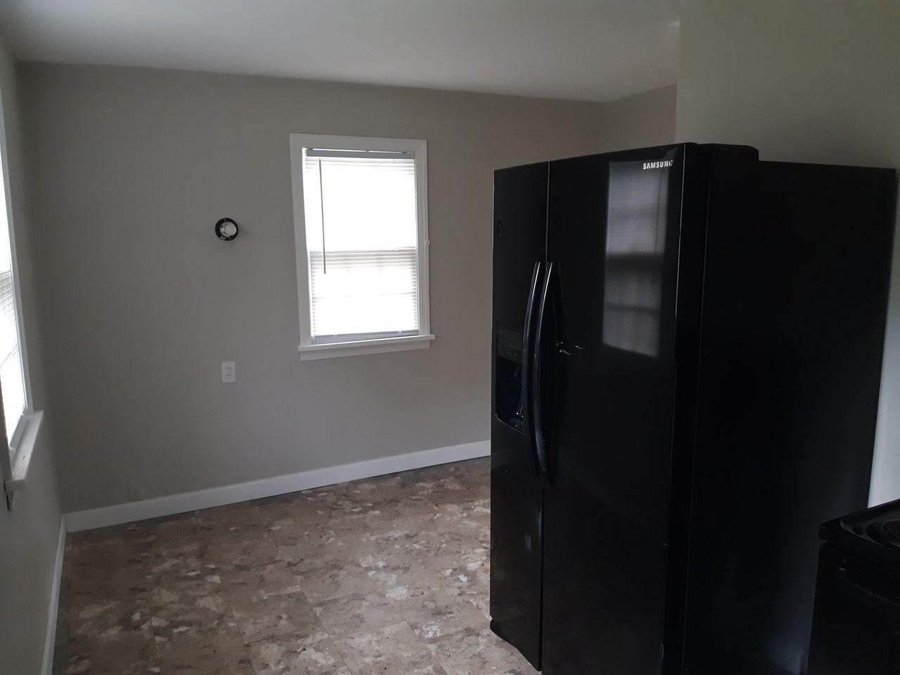 4222 Edison St - Photo 5 of 14