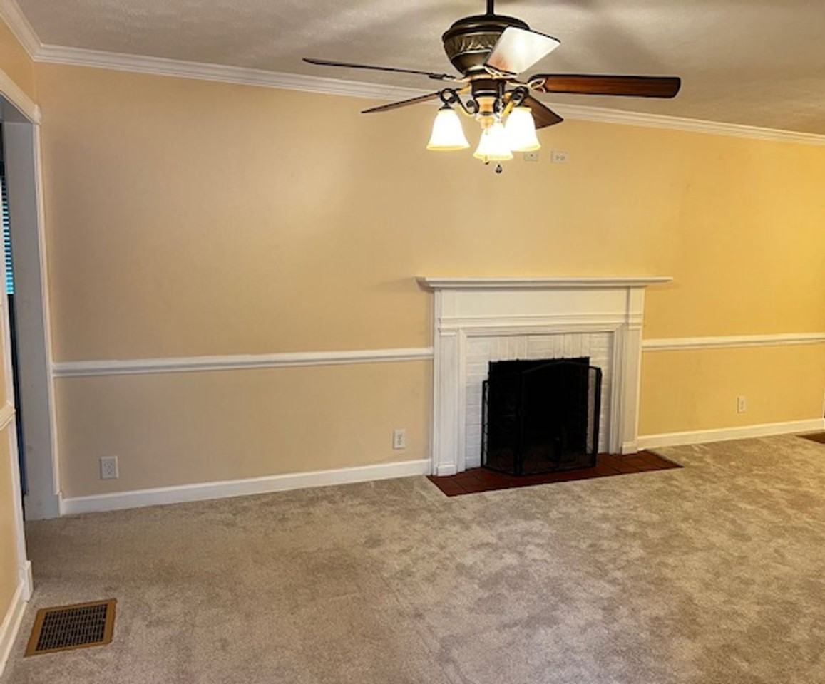 808 Ray Ave - Photo 2 of 12