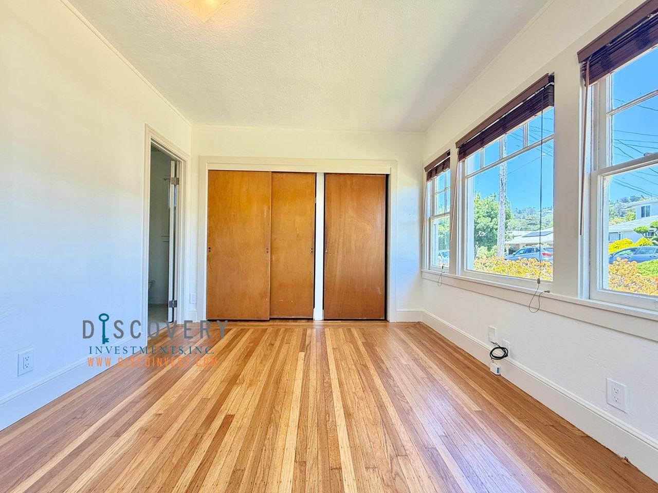 611 Clayton Ave - Photo 5 of 32