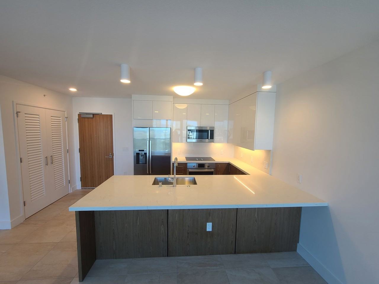 629 Keeaumoku St #2706 - Photo 4 of 7