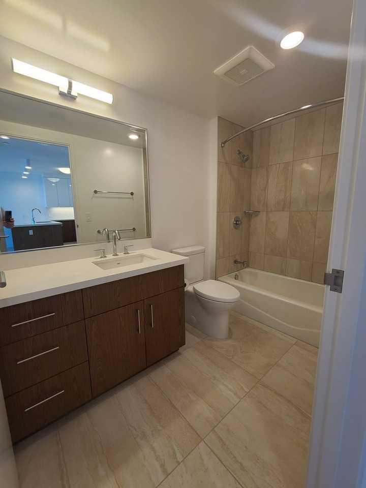 629 Keeaumoku St #2706 - Photo 6 of 7