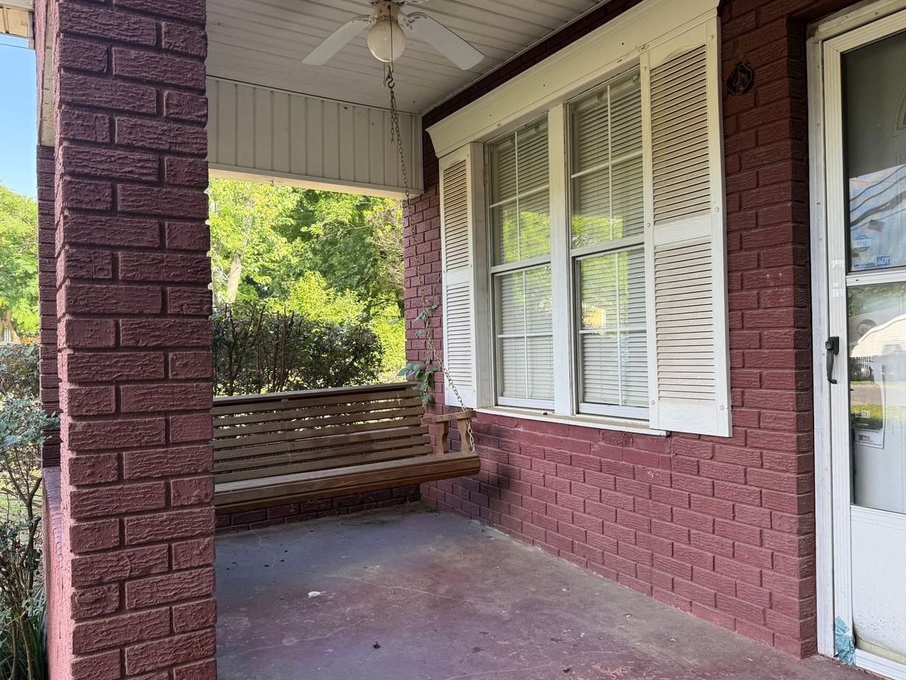 704 E North St - Photo 2 of 22