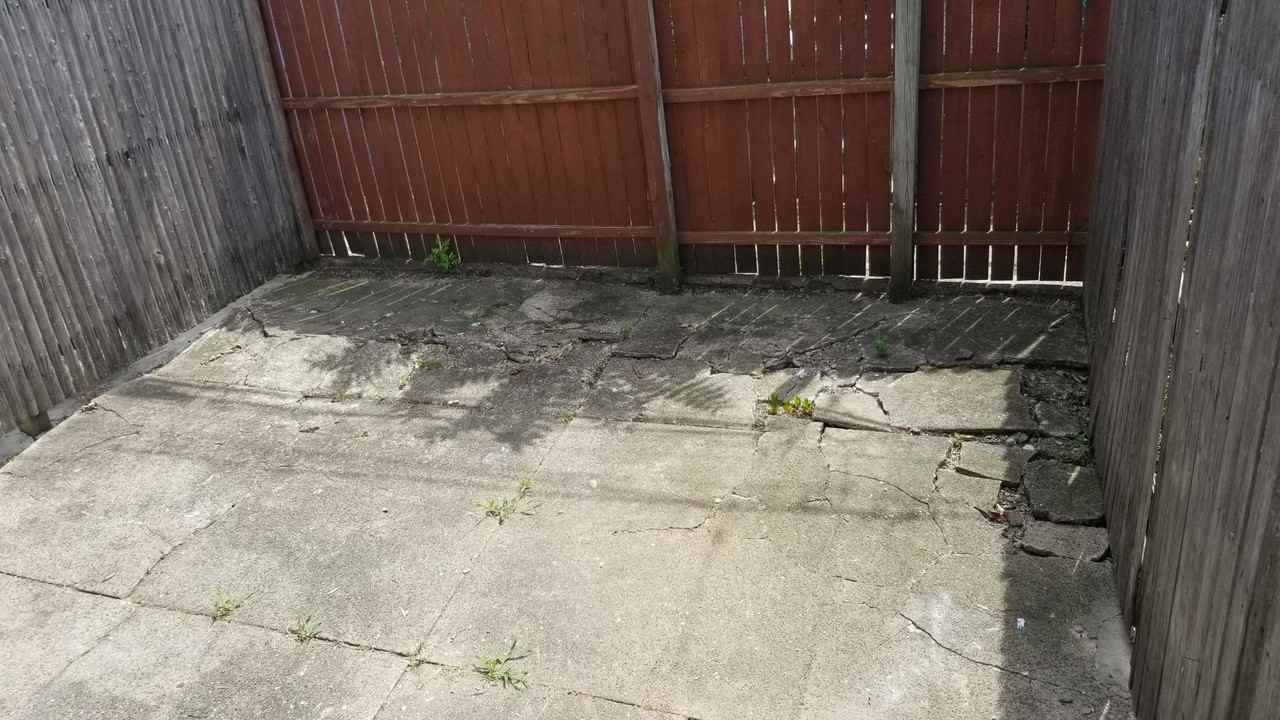 5211 Glenloch St - Photo 2 of 16