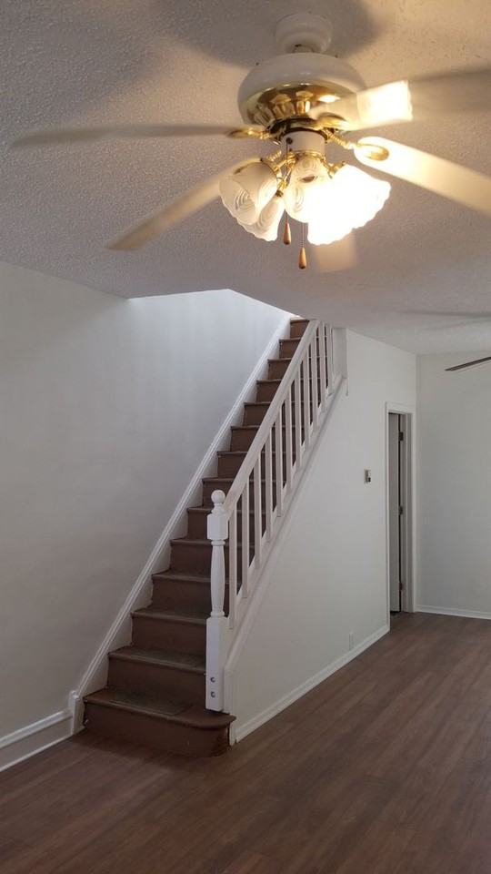 5211 Glenloch St - Photo 6 of 16