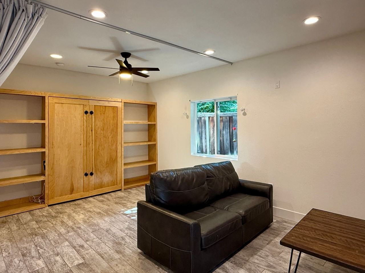 990 S Clover Ave - Photo 2 of 10
