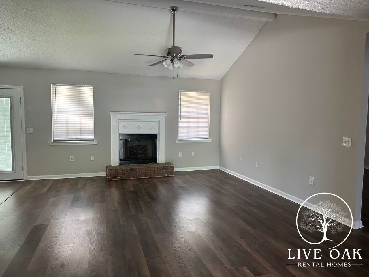 2323 Rowe St - Photo 3 of 11
