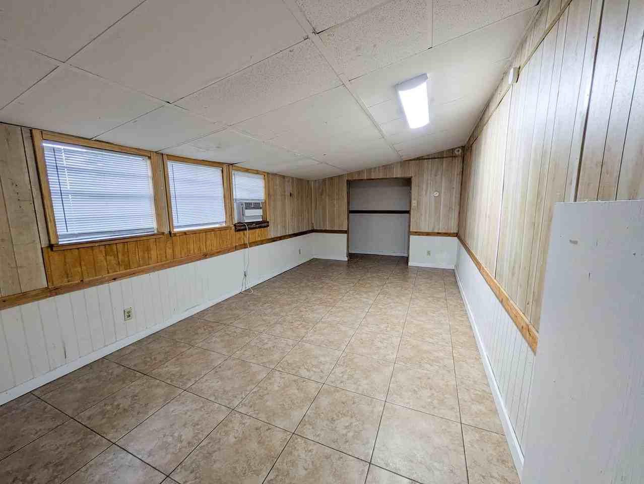 5365 E Parkway Dr - Photo 7 of 13